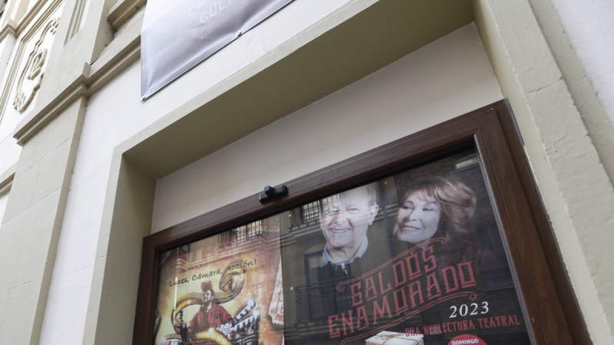 El Teatro Gullón acoge hoy la Gala del Festival de Cine.  RAMIRO