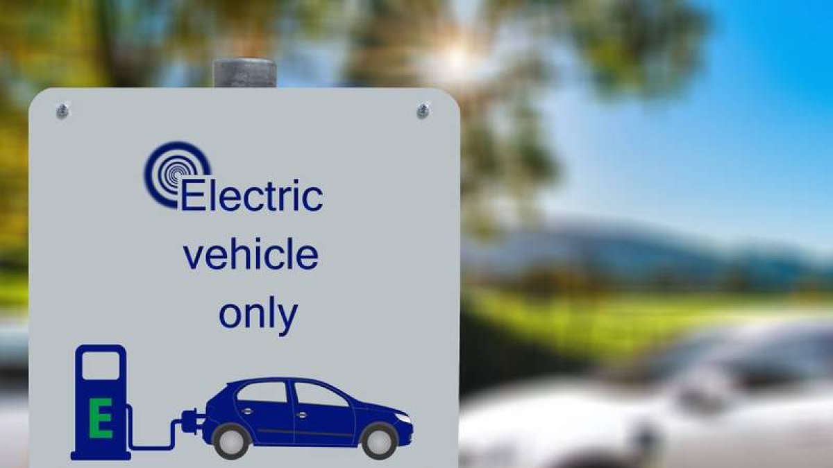 La venta de vehículos electrificados sufre un fuerte parón en toda la UE. DL