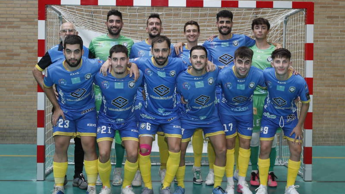 El Villaquilambre se presentó ante su afición con algunas ausencias por lesión. ÁNGELOPEZ