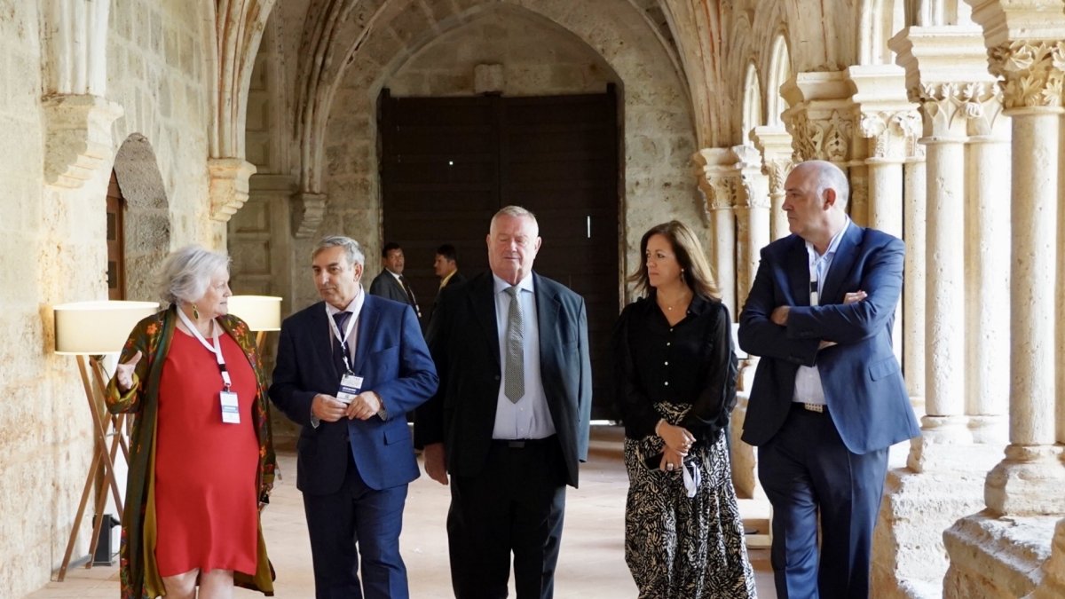 El consejero en un congreso sobre transportes