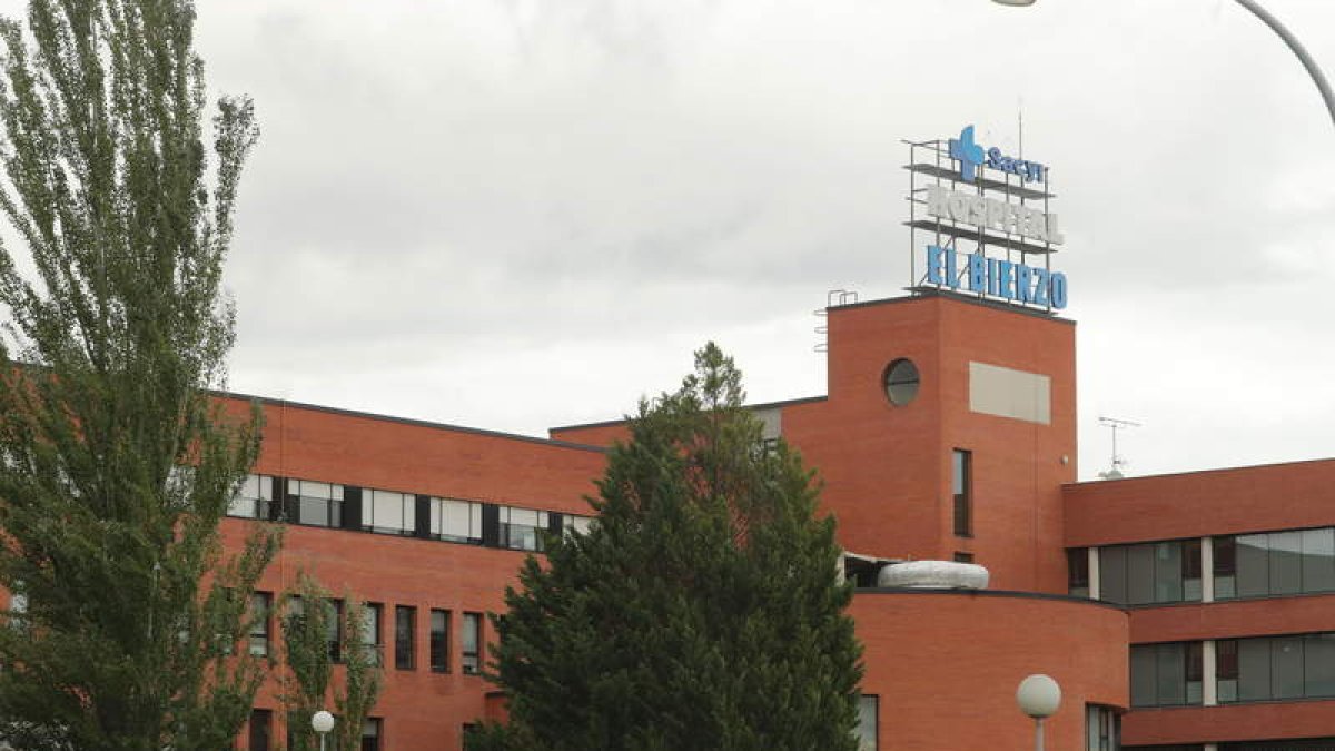 Hospital del Bierzo, donde se necesitan sanitarios.