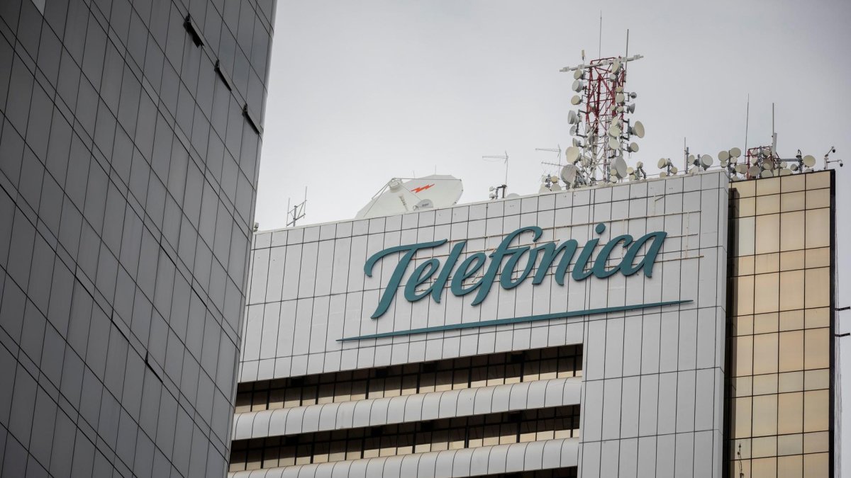 Vista del edificio de Telefónica en Caracas, que se suma a Repsol, BBVA y Mapfre entre las empresas con presencia española en Venezuela, en una imagen de archivo. EFE/RAYNER PEÑA R