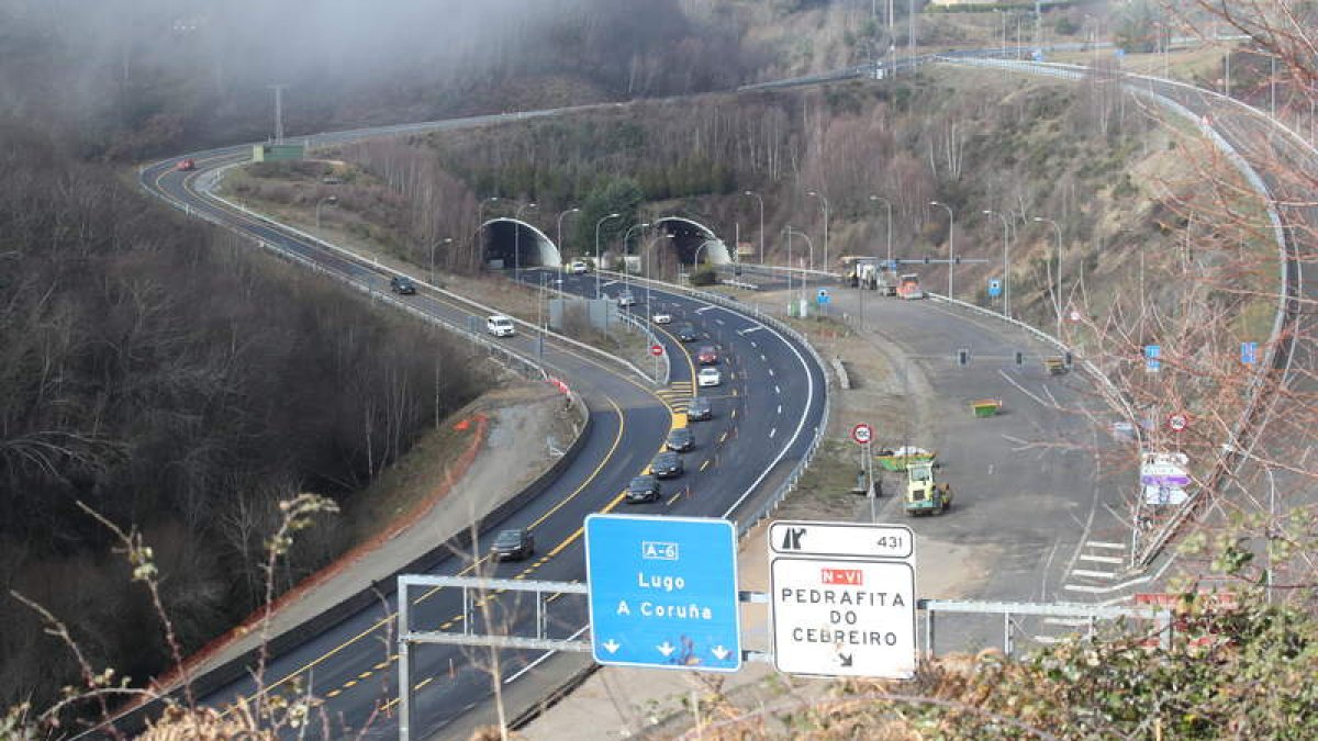 La Autovía del Noroeste, la A-6, a la altura de Piedrafita. L. DE LA MATA