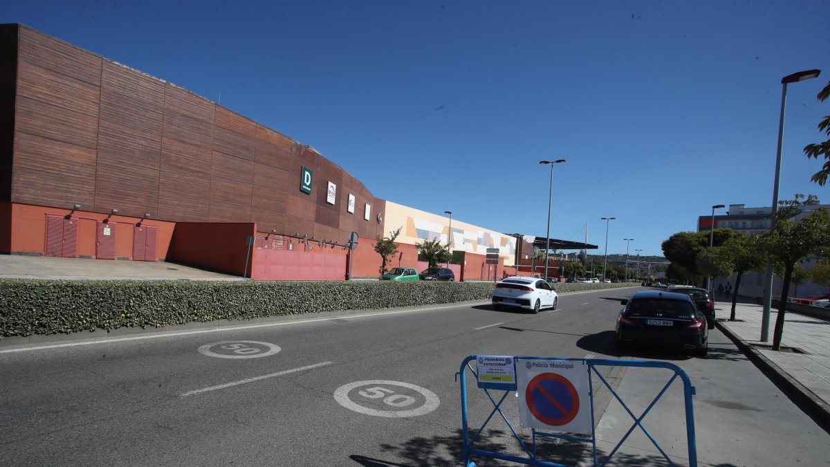 Avenida de la Constitución de Ponferrada, frente al centro comercial El Rosal.