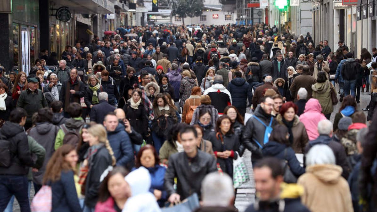 Una calle comercial.  efe