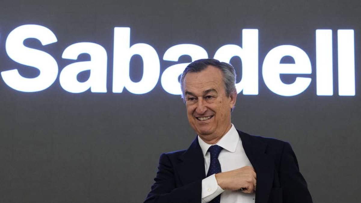 César González-Bueno. ALEJANDRO GARCÍA