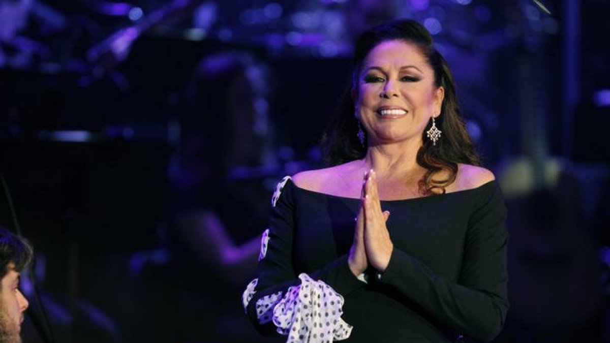 La cantante Isabel Pantoja durante un concierto.