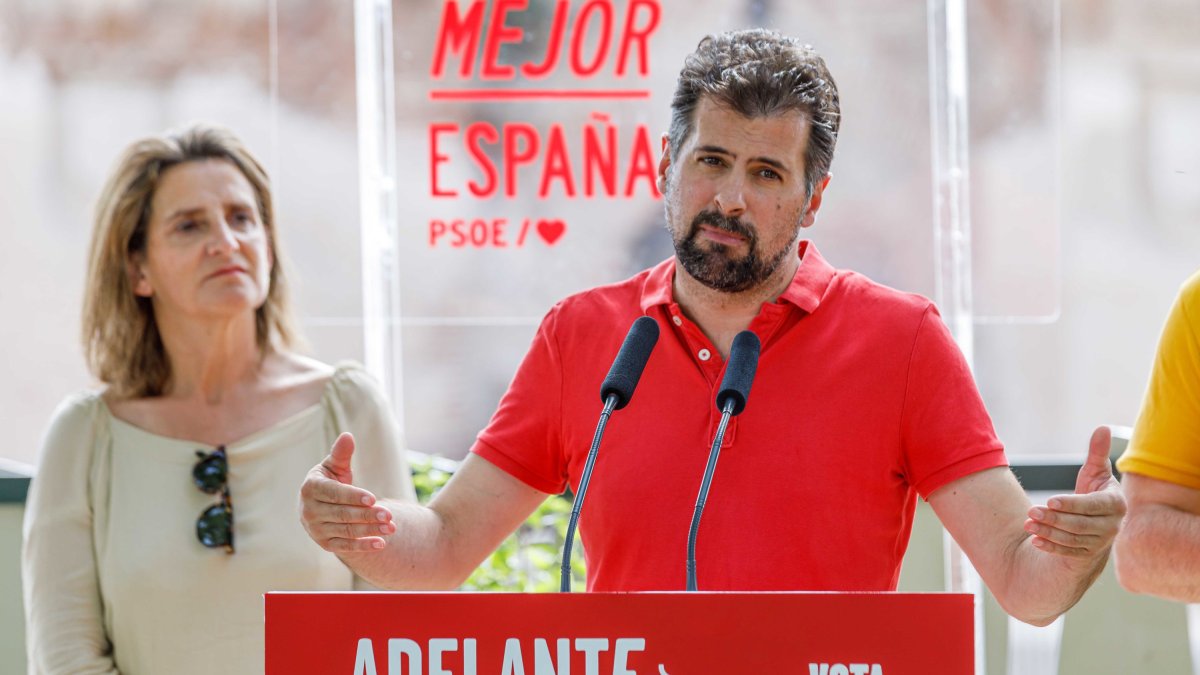 Luis Tudanca junto a la nueva vicepresidenta de la CE