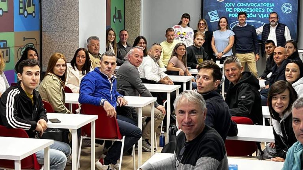 Los participantes en este cursos, que se extenderá durante dos meses en La Moderna. DL