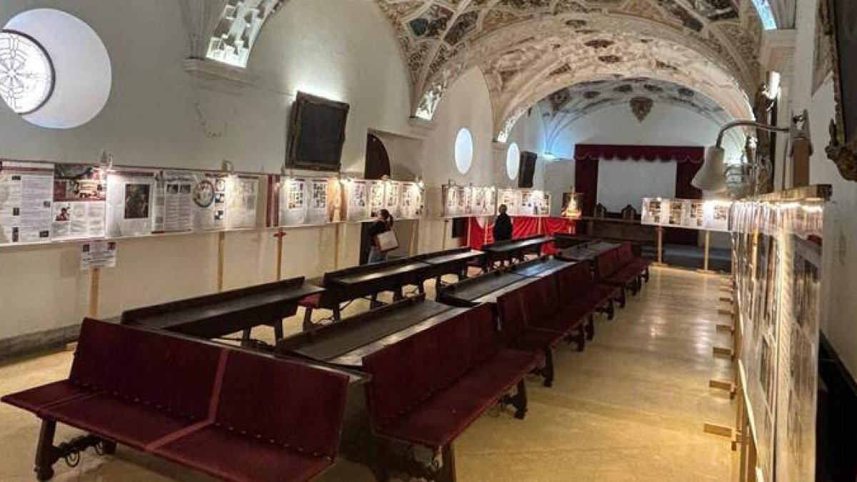 La exposición temporal ‘ExpoCarlo’, en el Museo de San Isidoro, podrá visitarse hasta el 12 de octubre. CORTESÍA DEL MUSEO DE SAN ISIDORO