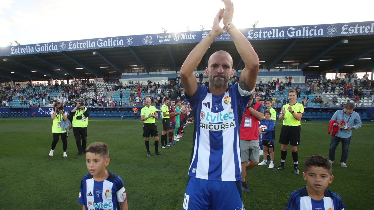 Partido homenaje a Yuri de Souza entre SD Ponferradina y el Pontevedra CF.