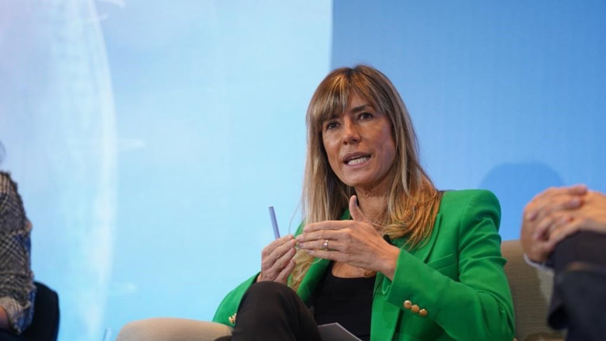 Archivo - La directora de la Cátedra de Transformación Social Competitiva de la Universidad Complutense de Madrid (UCM), Begoña Gómez, en las Jornadas de Sostenibiliad 2021 de Red Eléctrica de España.