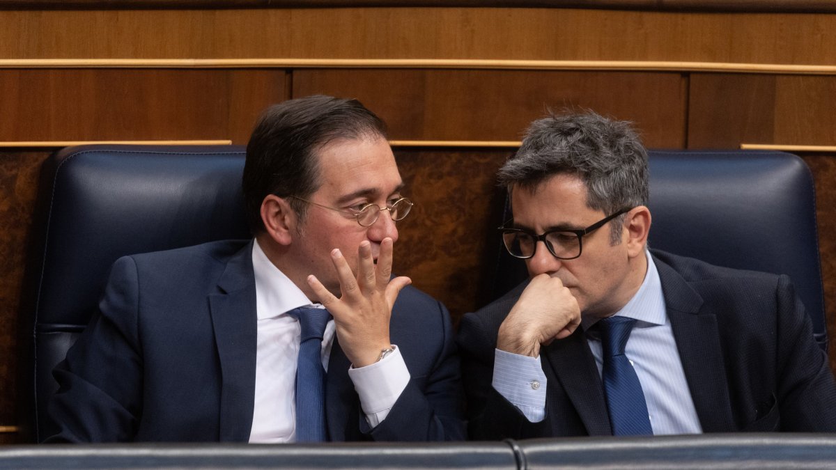 Los ministros Albares y Bolaños en el Congreso