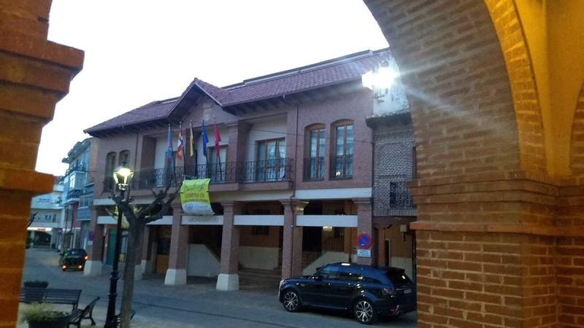 Imagen del Ayuntamiento de Santa María del Páramo. MEDINA