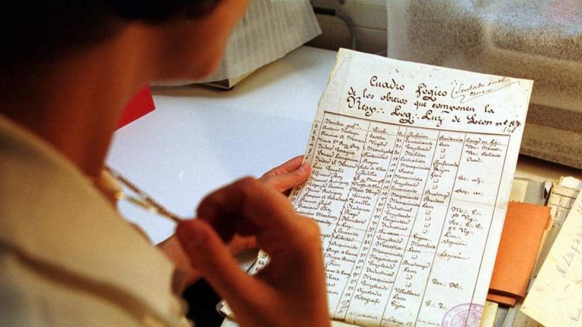 En León hubo cientos de detenciones de acusados por pertenecer a logias masónicas si bien en muchos casos la mayoría de los juicios que se seguían contra ellos eran fruto de las delaciones interesadas de enemigos que luego resultaban ser falsas. JESÚS F. SALVADORES