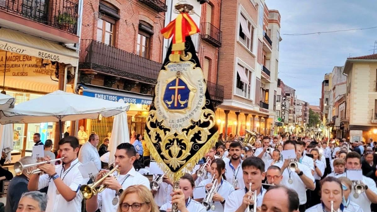 La Agrupación Musical del Santo Cristo de la Bienaventuranza, en el desfile de ayer.