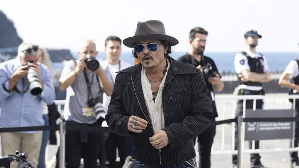 Johnny Depp se mete en el bolsillo a San Sebastián