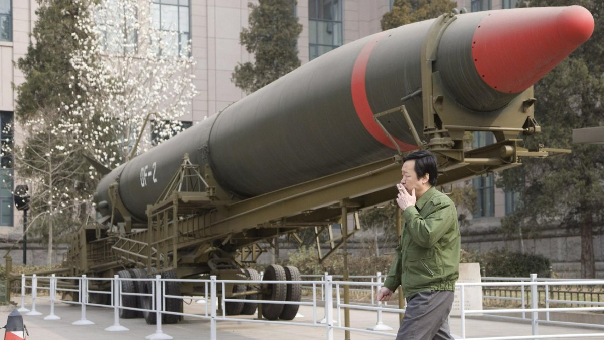 Fotografía de archivo de un misil exhibido en el Museo Militar de Pekín (China). EFE/ADRIAN BRADSHAW