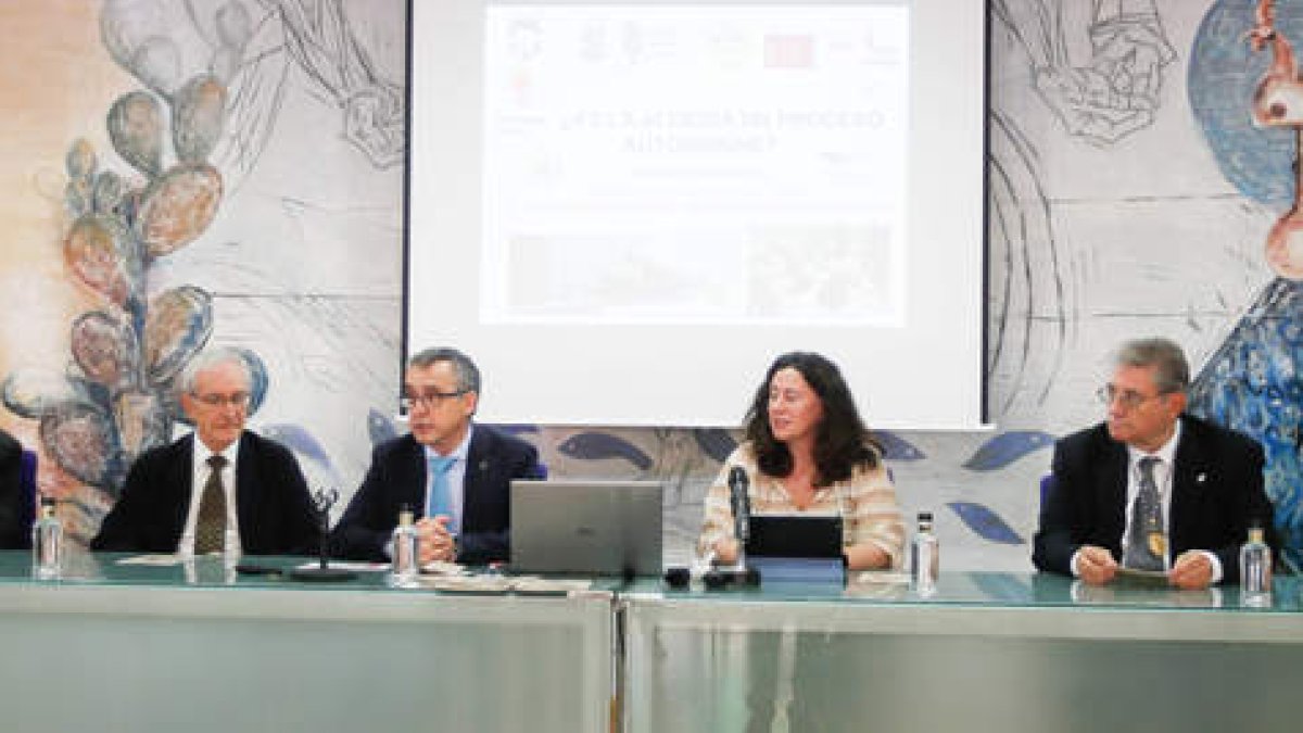 Inauguración de la XI Jornada de las Academias Sanitarias de Castilla y León. ÁNGELOPEZ