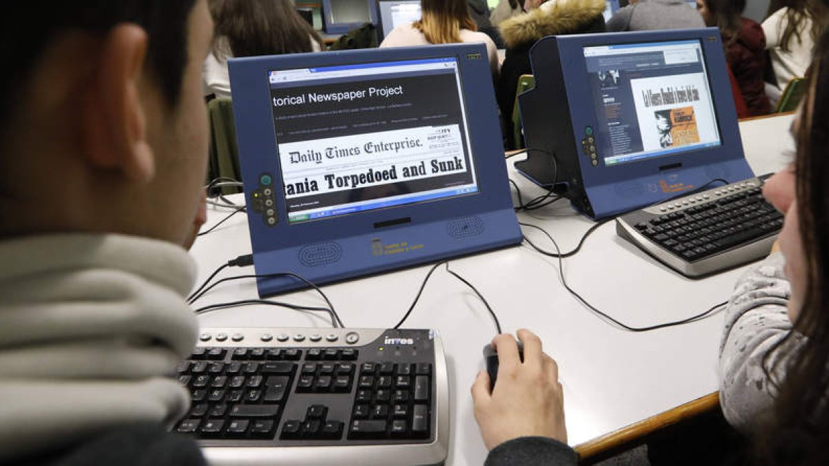 El 51 % de los niños y adolescentes no sabría identificar siempre cuándo una noticia es falsa.  MARCIANO