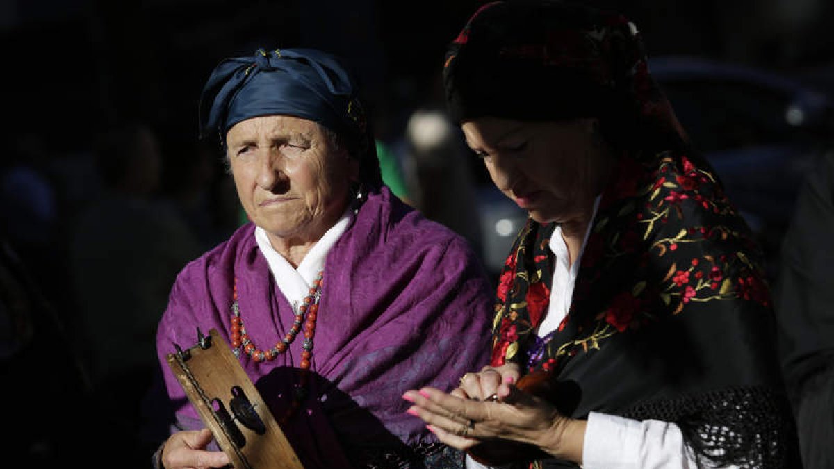 Las tradiciones vuelven por San Froilán a la ciudad de León. FERNANDO OTERO