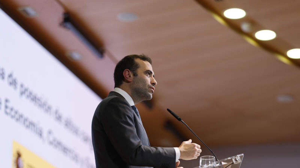 Imagen del ministro de Economía, Carlos Cuerpo.  RODRIGO JIMÉNEZ