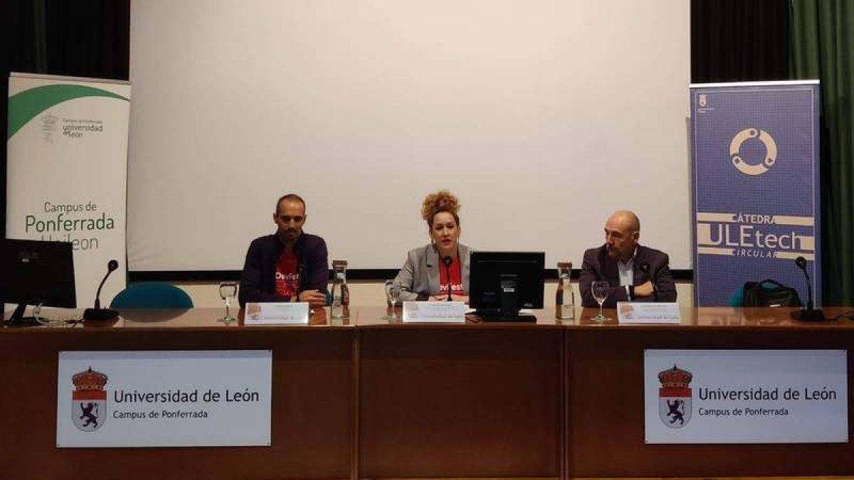 Momento de la inauguración en el Campus de Ponferrada.  DL