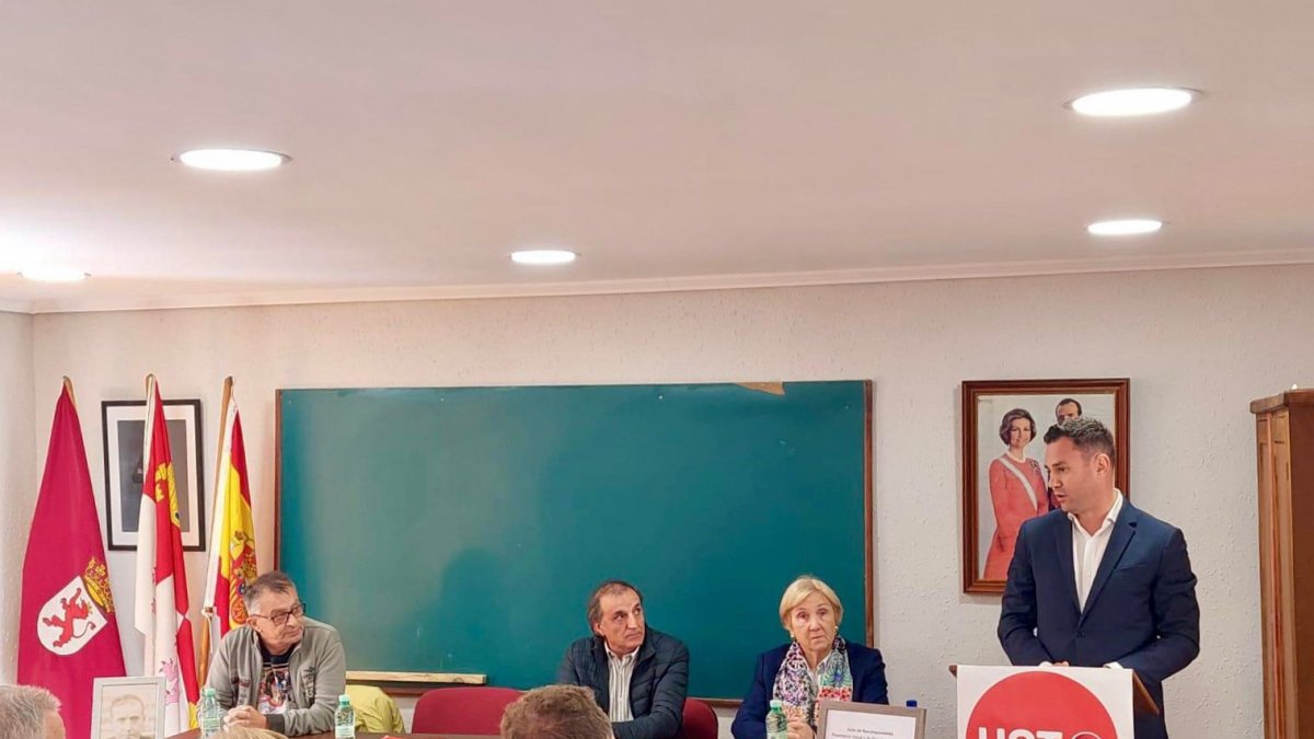 Homanaje del PSOE de León y UGT El PSOE y UGT a Blas García, 