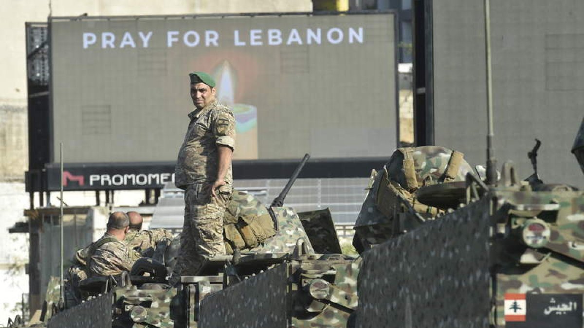 Tropas libanesas hacia la frontera.  WAEL HAMZA