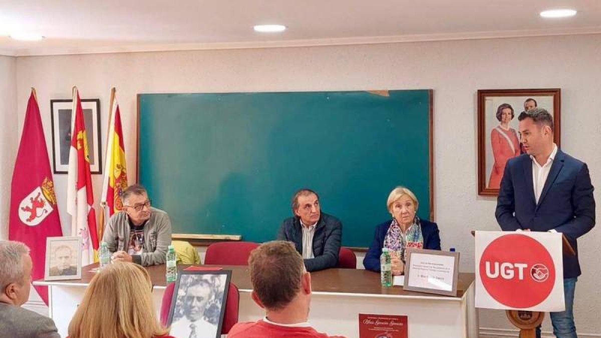 Un momento del acto de recuerdo a Blas García.  DL