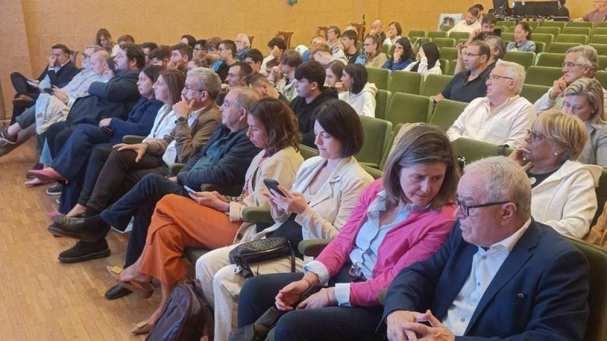 El congreso duró tres días y hubo 25 ponentes.  DL