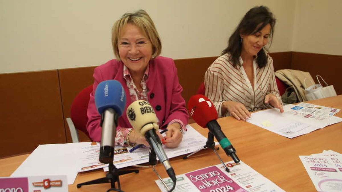 Mari Crespo y Carmen Rodríguez presentaron los actos.