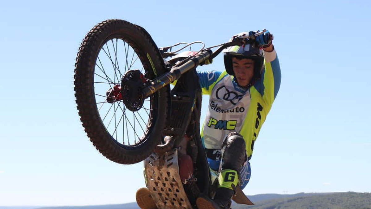 Los pilotos leoneses cuajaron una destacada actuación en el campeonato autonómico celebrado en la localidad de Cistierna.  CAMPOS