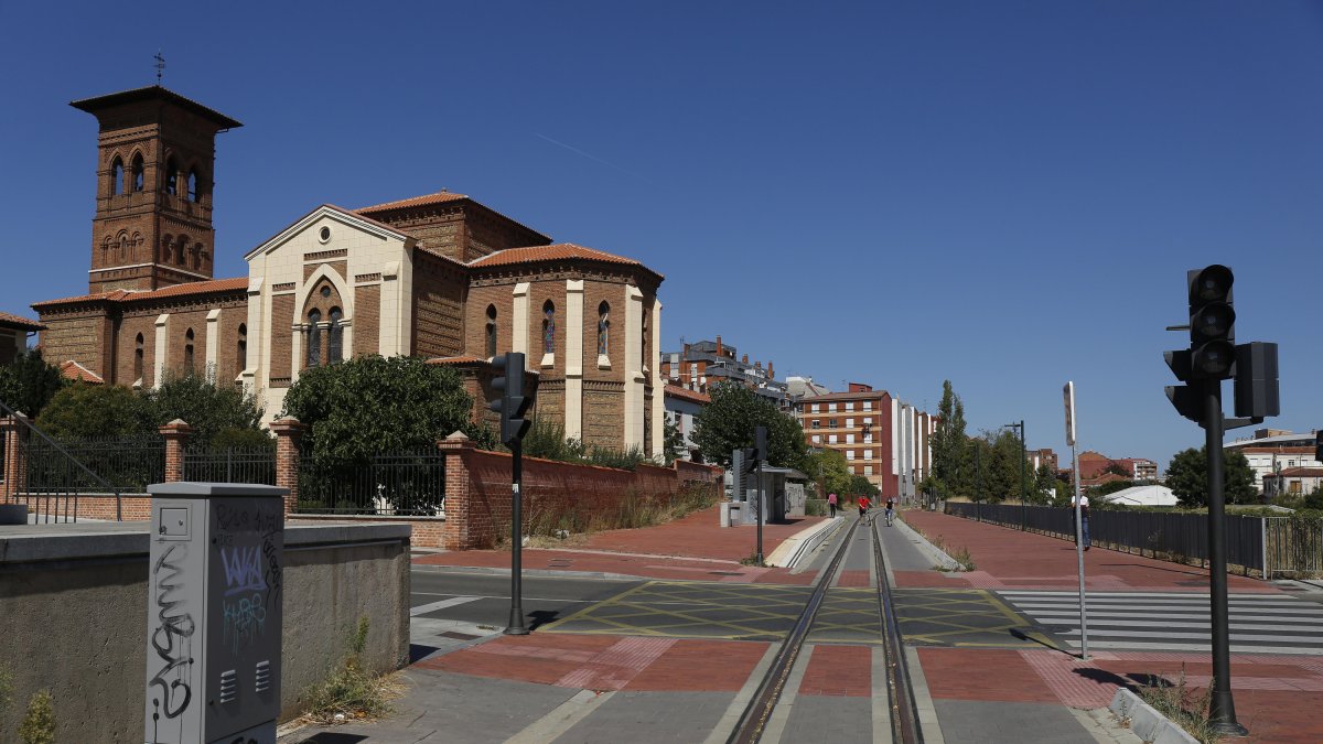 Tramo de lal FEVE entre la estación de La Asunción, Las Ventas y San Mamés.