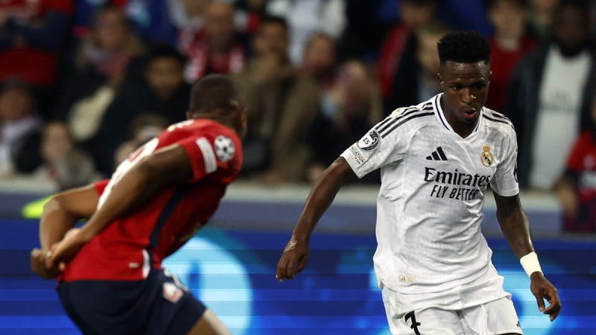 Vinicius no tuvo su mejor noche, como buena parte del Real Madrid, en el pulso frente al Lille. BADRA