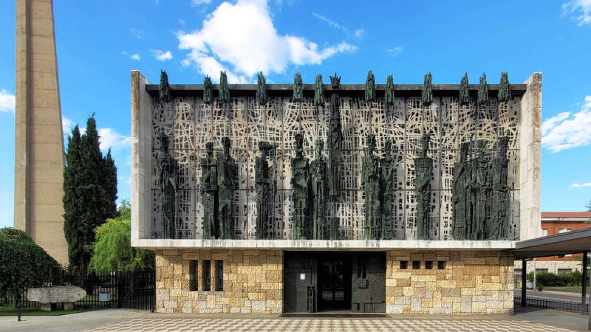 C/ Pablo Díez, número 2. (La Virgen del Camino).  OVIDIO PRIETO, 2023