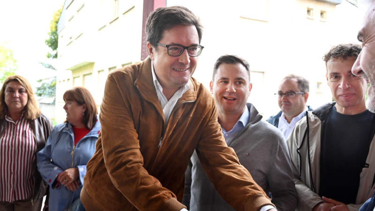 López y Cendón, ayer en Villager. PEIO GARCÍA