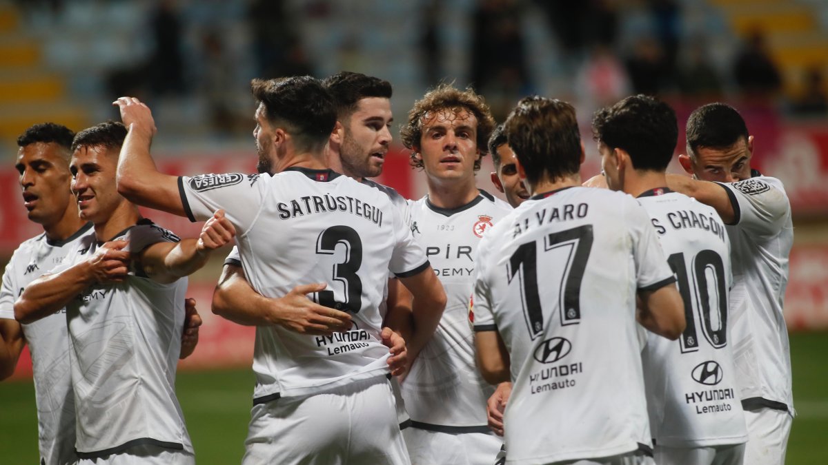 La Cultural vence al Tarazona tras remontar en el añadido.