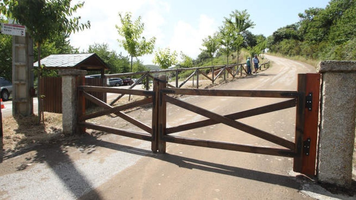 Acceso a la zona del mirador de Orellán, en Las Médulas