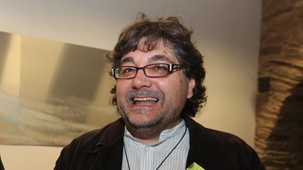 El escritor Manuel Cuenya, coordinador y profesor de la Universidad de la Experiencia en el Campus de Ponferrada, en una imagen de archivo.