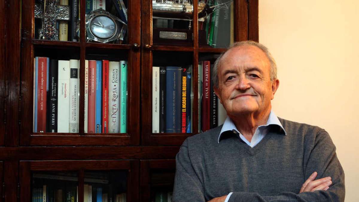 José Antonio Gutiérrez Fuentes, ayer en su casa de Madrid.  BENITO ORDÓÑEZ