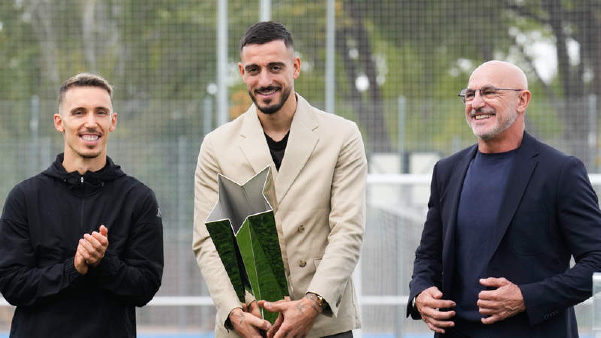 La selección española recibió ayer el Premio Internacional del Deporte de la Comunidad de Madrid. B. S.