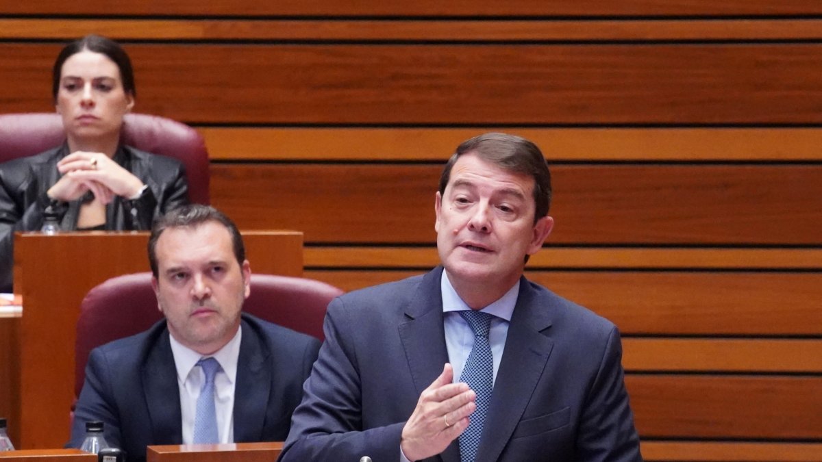 Intervención del presidente de la Junta Alfonso Fernández Mañueco en el Pleno de las Cortes.