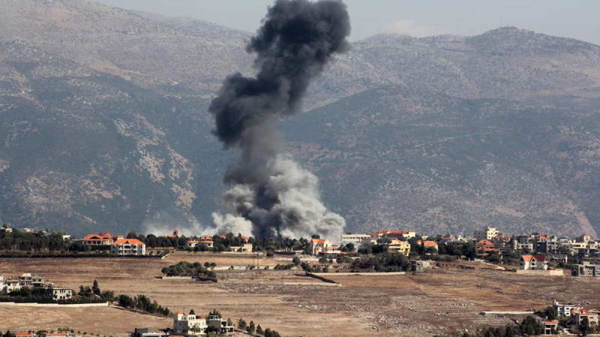 Isarel bombardeó ayer toda la franja sur del Líbano.