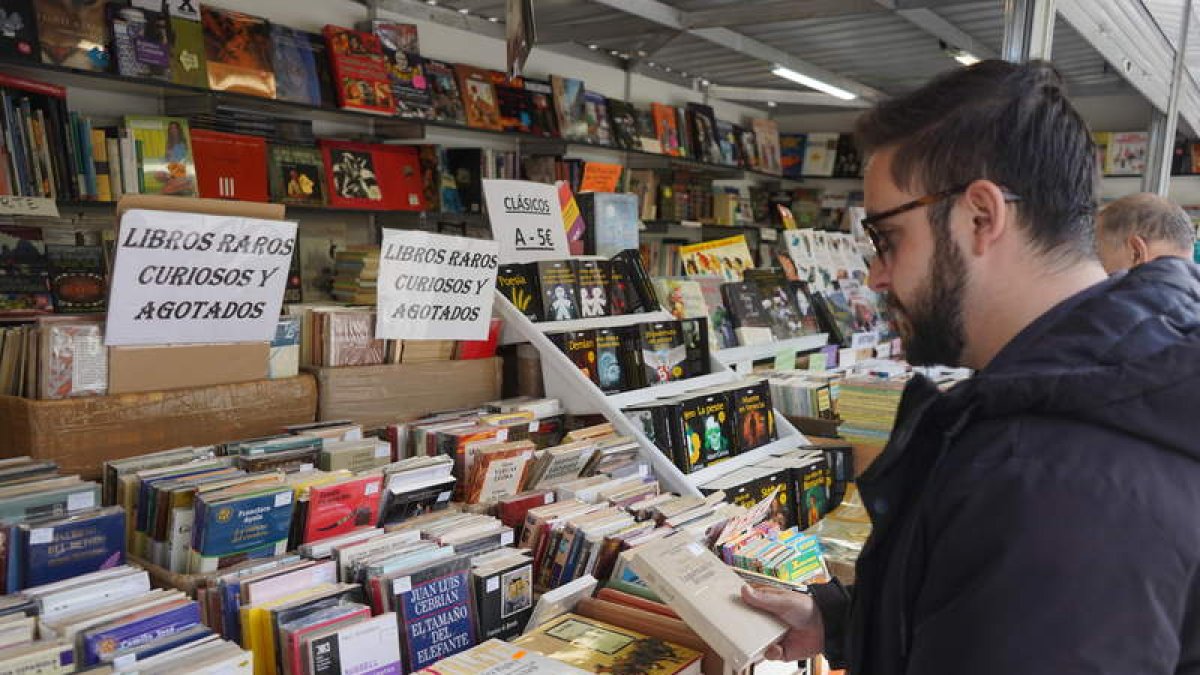 Imagen de la pasada edición de la feria del libro antiguo. J. NOTARIO