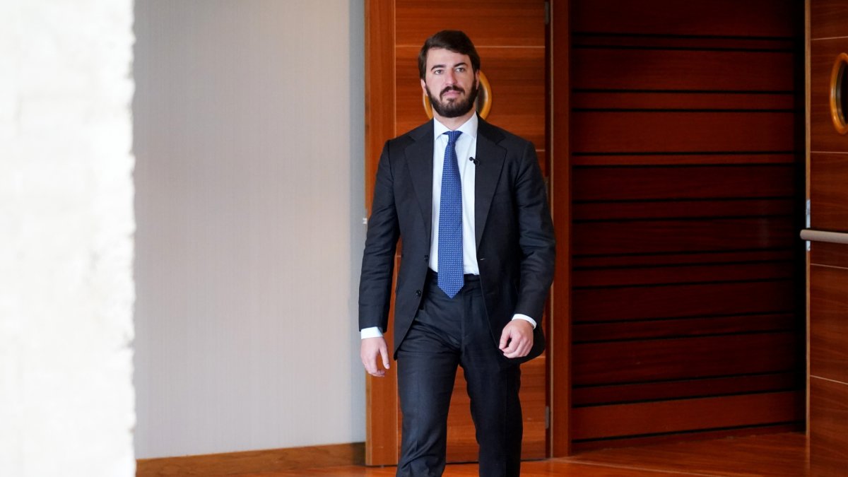 El portavoz del Grupo Vox, Juan García-Gallardo, durante la segunda sesión del pleno de las Cortes de Castilla y León.