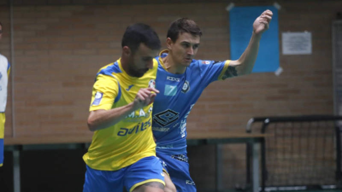 El equipo leonés tiene el ascenso como objetivo.  ÁNGELOPEZ