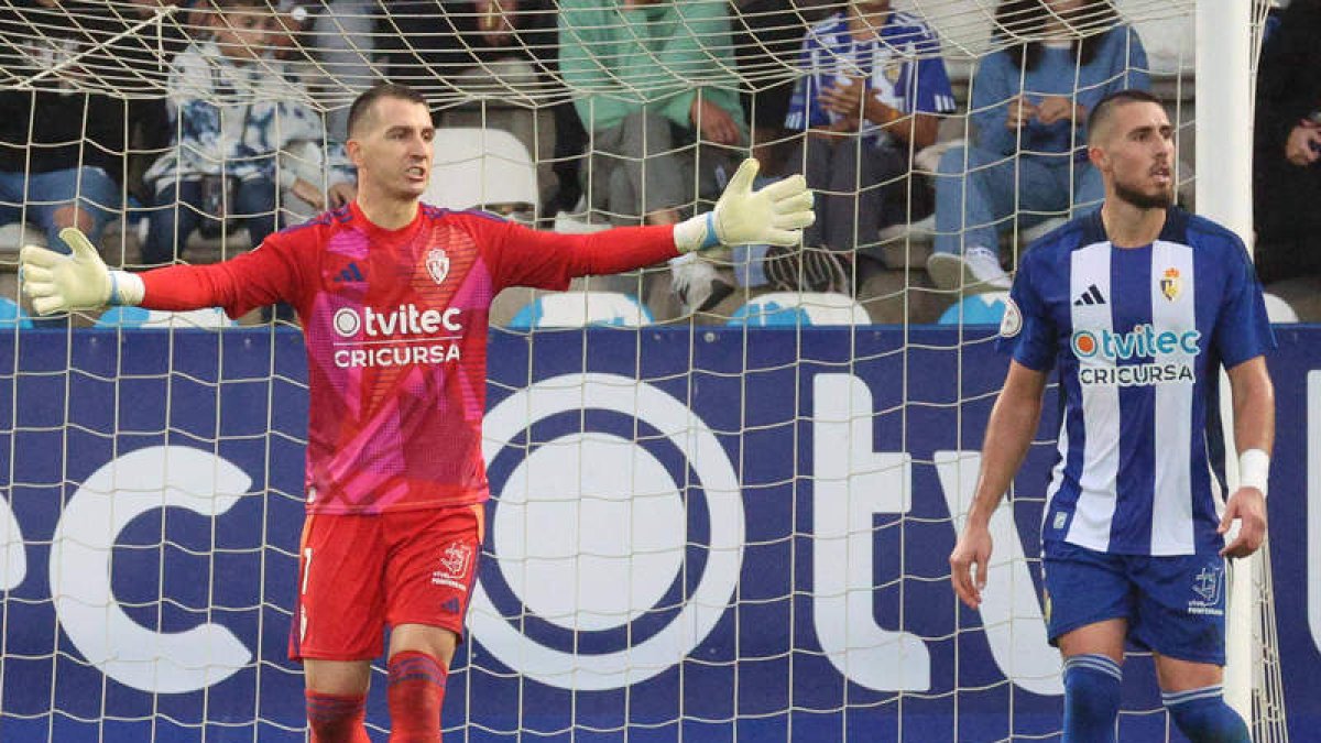 Andrés Prieto fue el mejor de la Deportiva en el choque contra el RC Celta Fortuna.  L. DE LA MATA