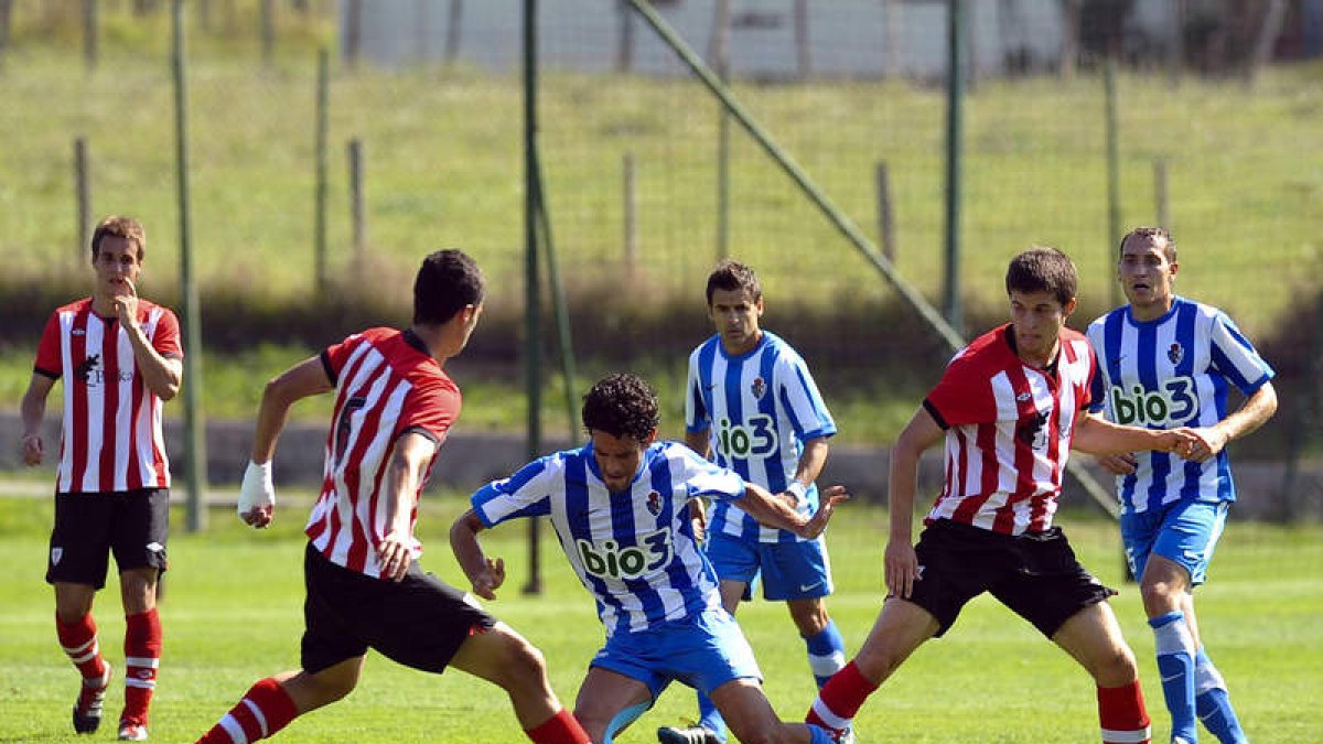 La última visita de la Deportiva al Bilbao Athletic en Lezama acabó 1-1 en septiembre del 2011. DL