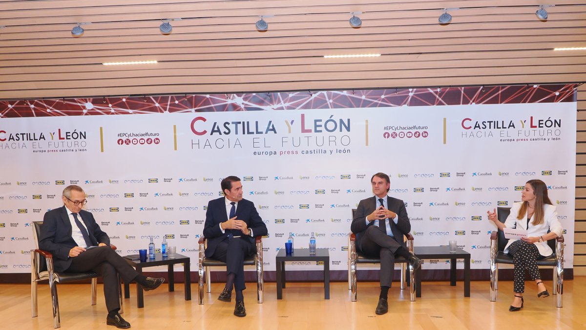 Los integrantes del panel sobre el 'Nuevo modelo energético y transición ecológica' organizado por Europa Press en el marco del 'Foro Castilla y León hacia el futuro'